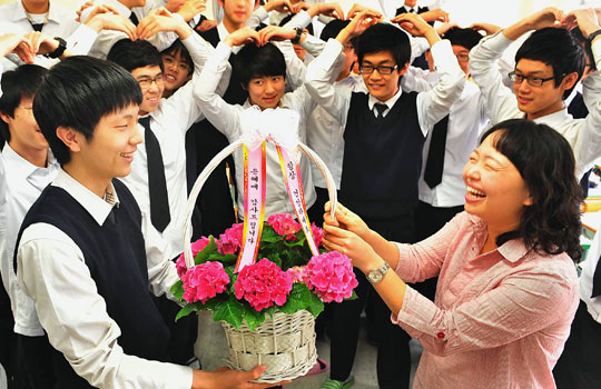 5 Facts About Teachers' Day in South Korea - Character Media