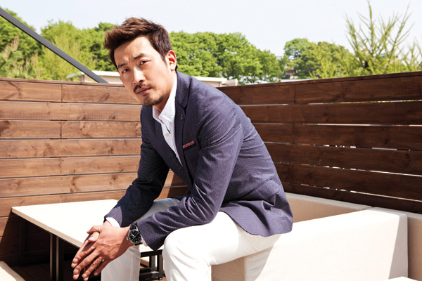 Actor Ha Jung Woo Taps Into His Artistic Side Character Media